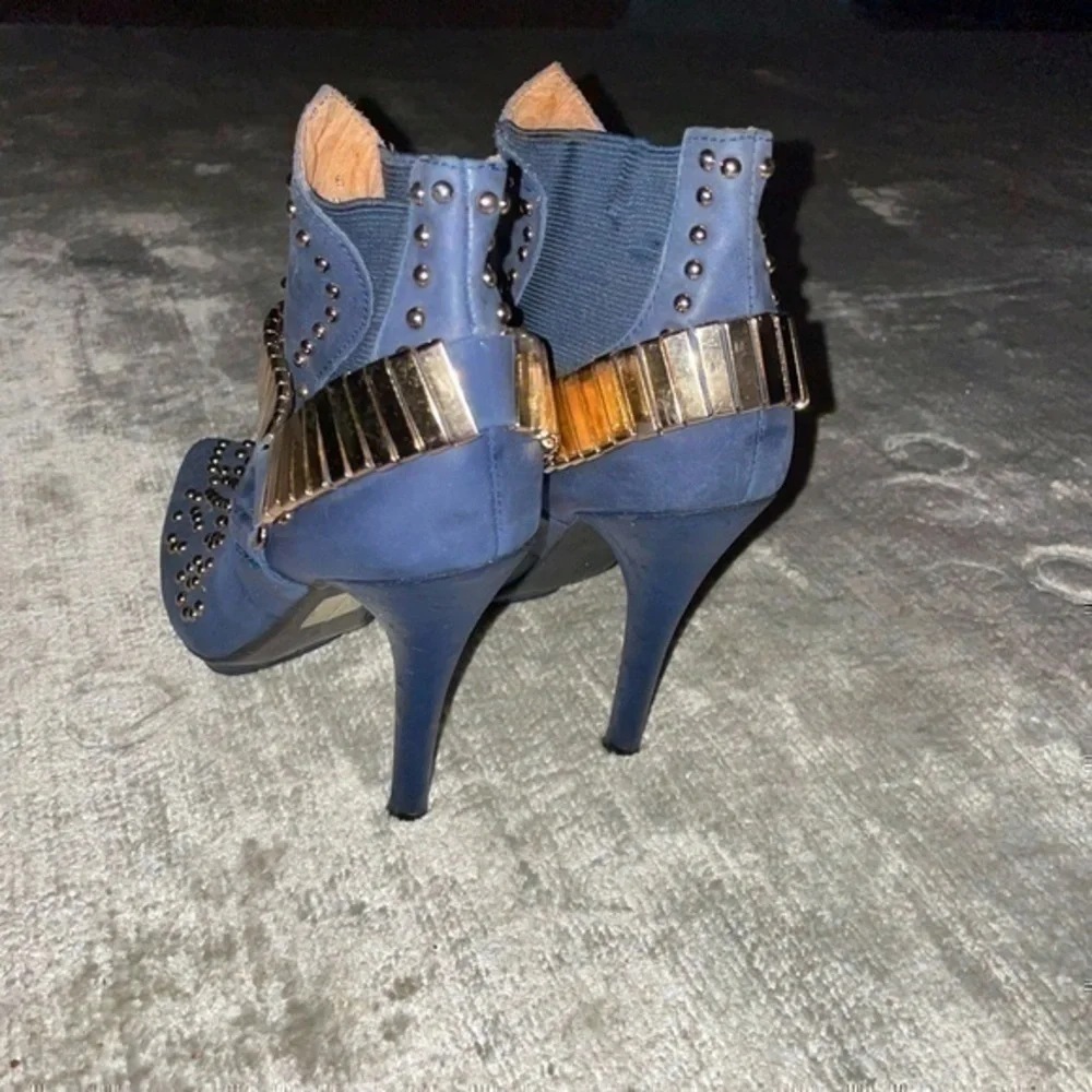 Jeffrey Campbell Blue Leather Studded Boots Size 6 Bootie Volpe gently preloved - Picture 7 of 13